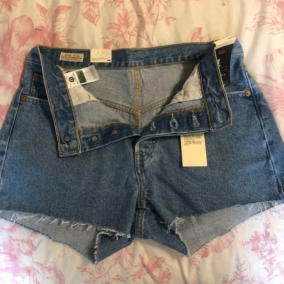 NWT Levi's Women's Shorts 501 Original Short Ojai Light Stone - Size 28 - Picture 2 of 5